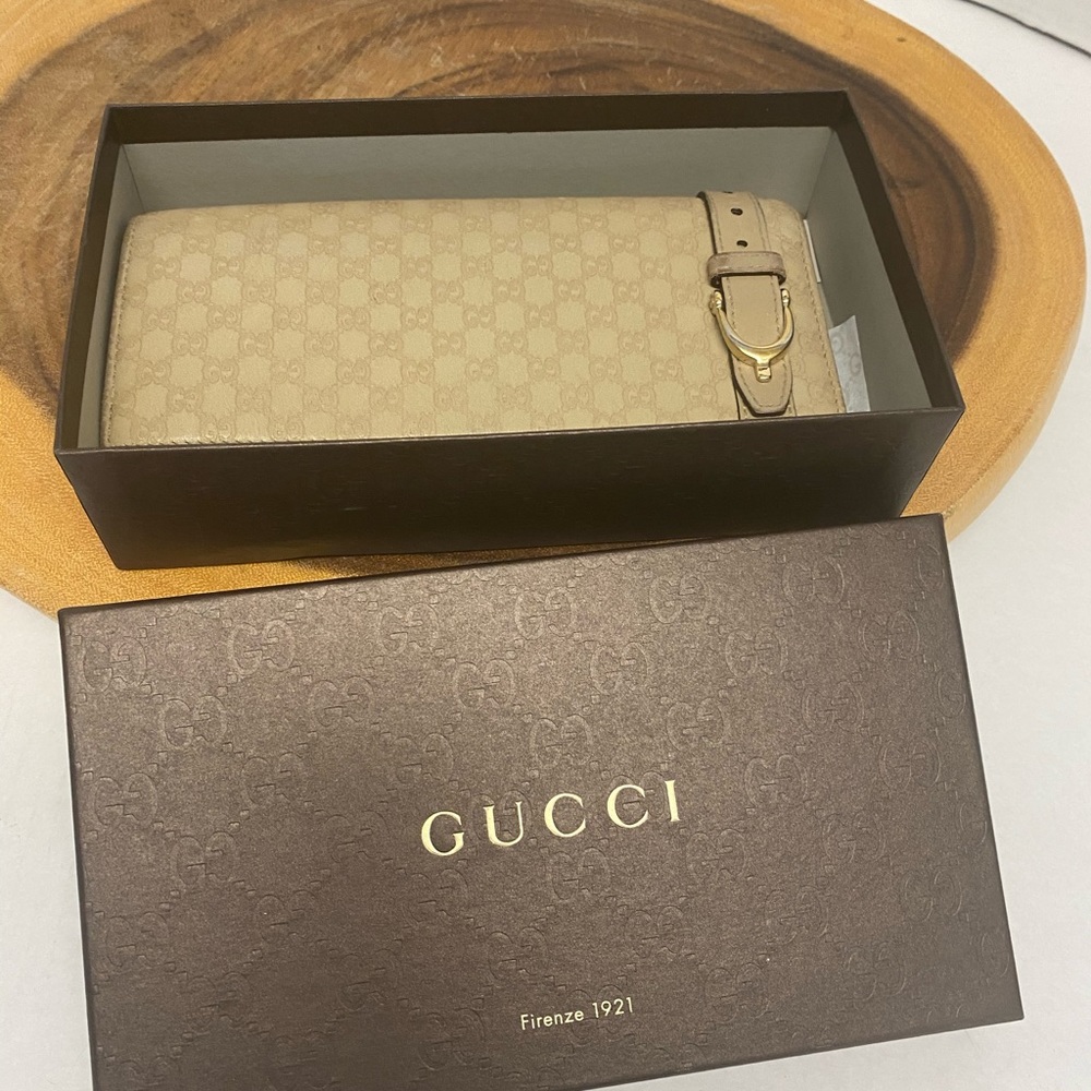 Gucci Micro G Leather Embossed Wallet in Box
